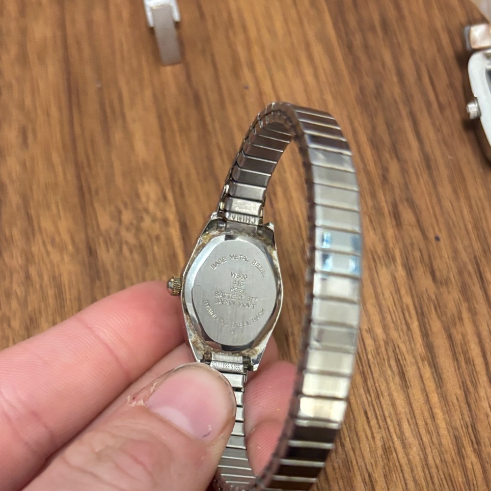 Silver and Gold Tone Watch bundle - Picture 6 of 12